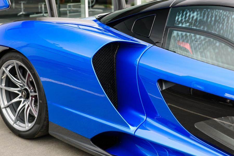 Детали экстерьера McLaren Senna Vega Blue 2019 года  (фото 57 из 58)